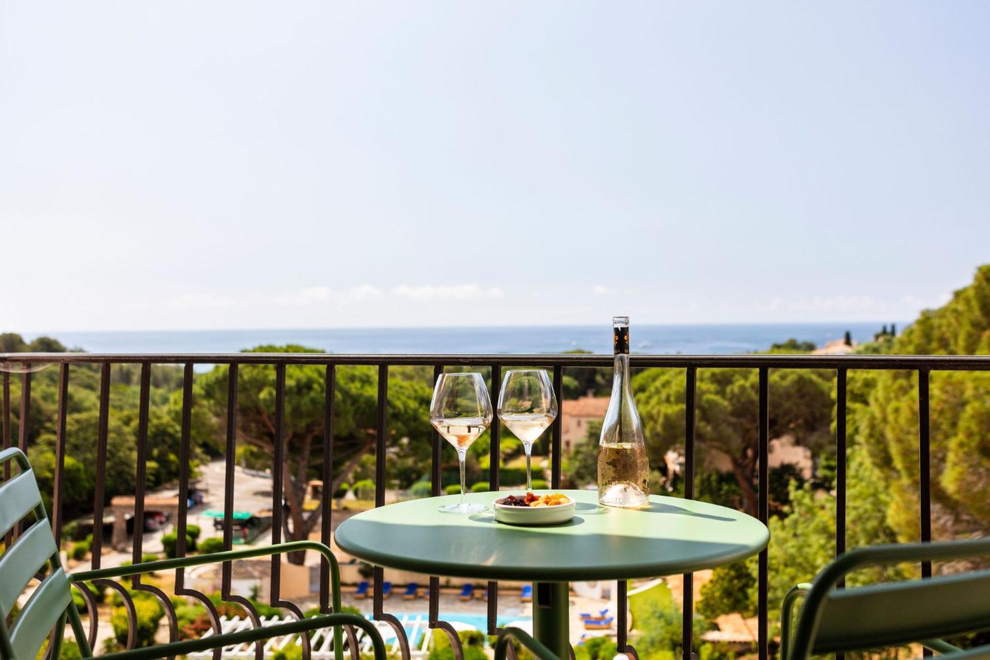 Hotel Du Parc Cavalaire Sur Mer Экстерьер фото