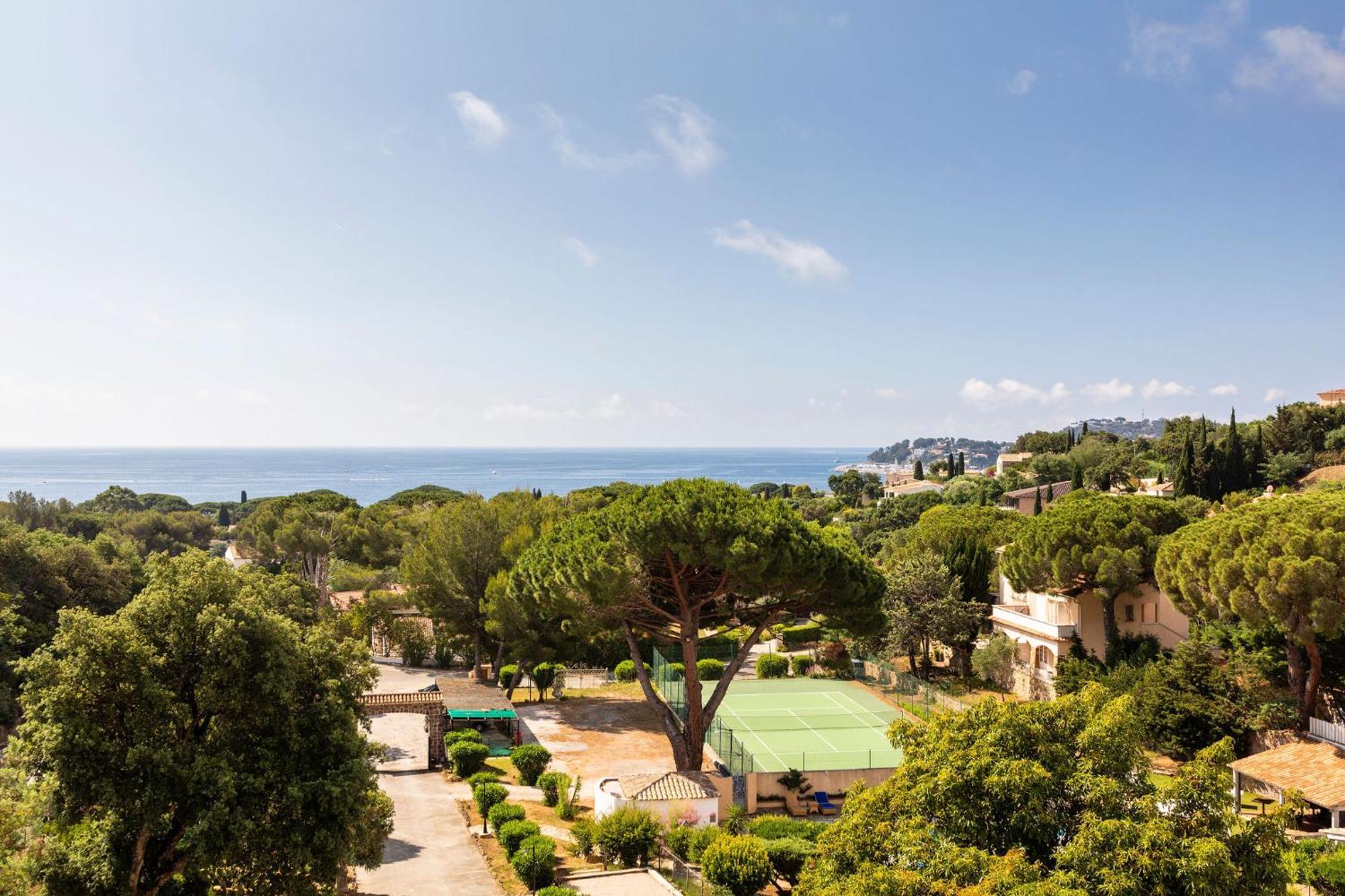 Hotel Du Parc Cavalaire Sur Mer Экстерьер фото