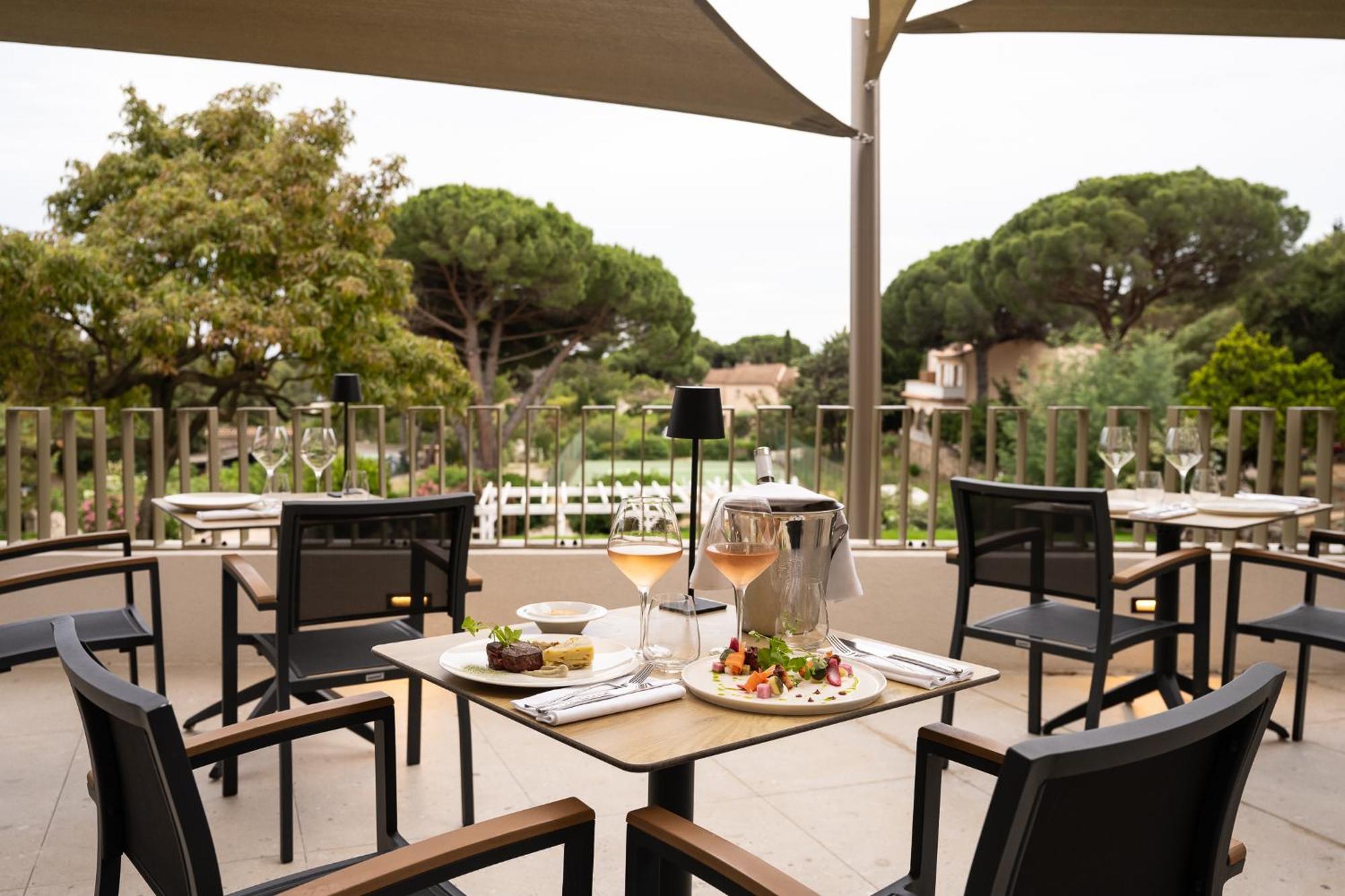 Hotel Du Parc Cavalaire Sur Mer Экстерьер фото